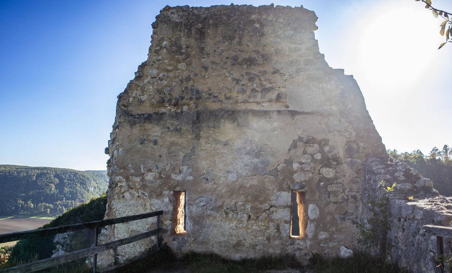 Ruine Schloss Hausen im Tal, Germany